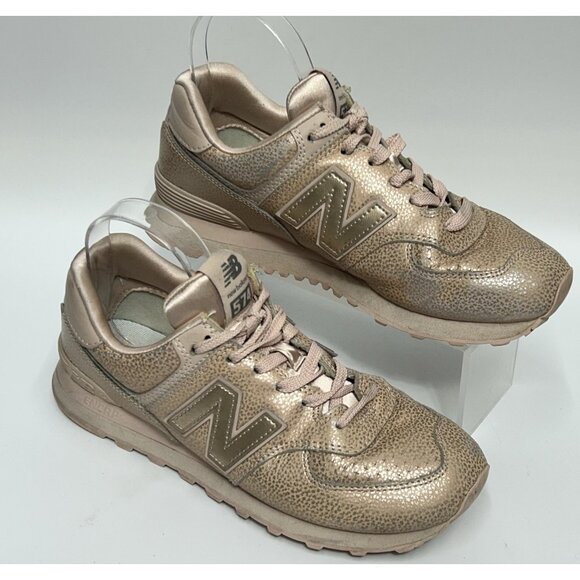 New Balance 574 Shoes Sneakers Womens Size 9 Champaign Pink Metallic WL574SOJ - Picture 1 of 9